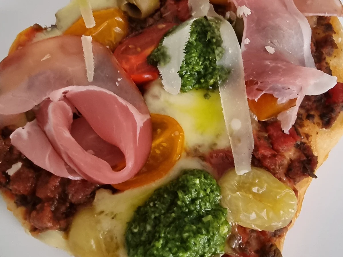 Antipasti-Pizza mit Pesto - Rezept - Bild Nr. 17090