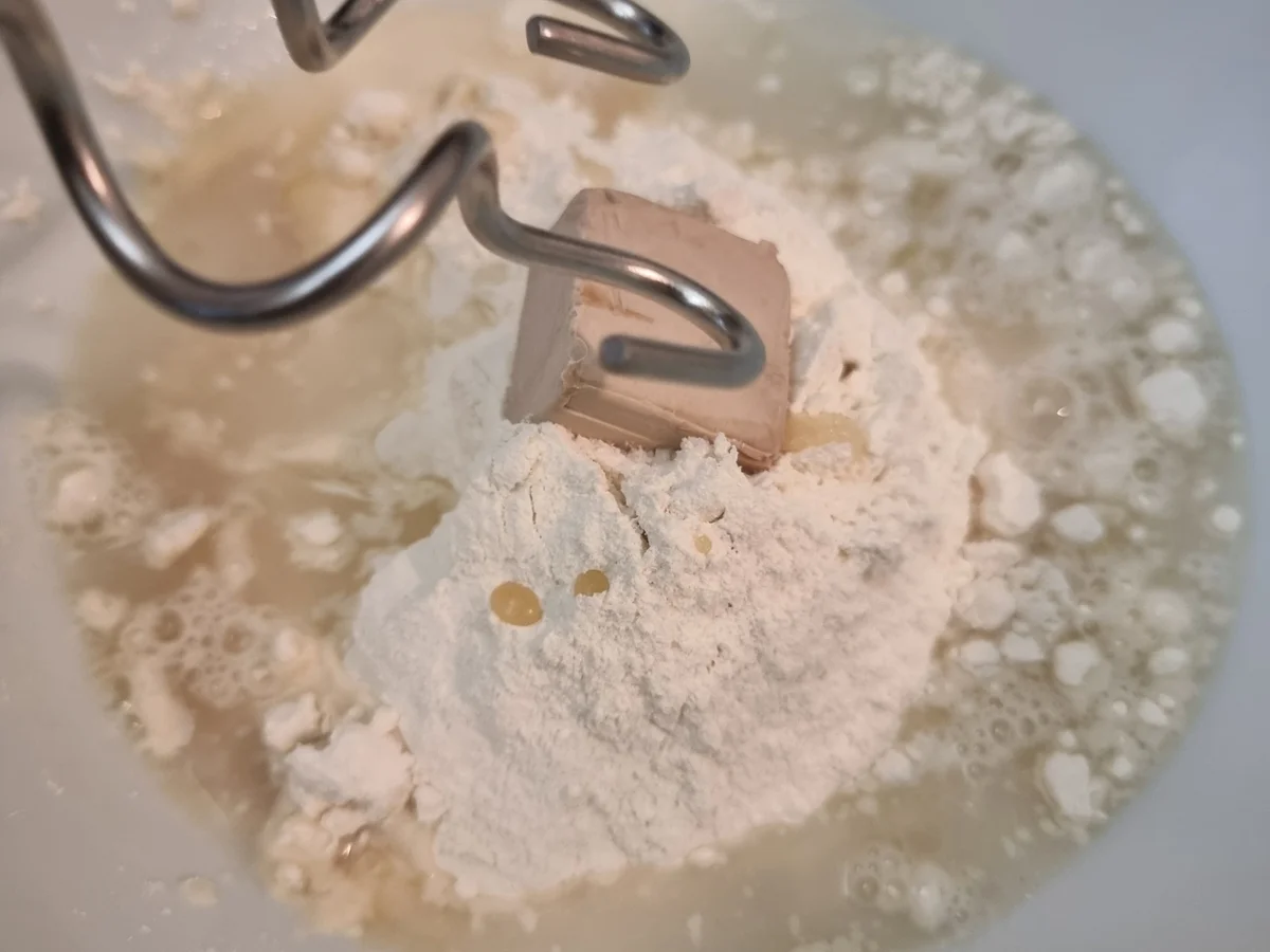 Antipasti-Pizza mit Pesto - Rezept - Bild Nr. 17092