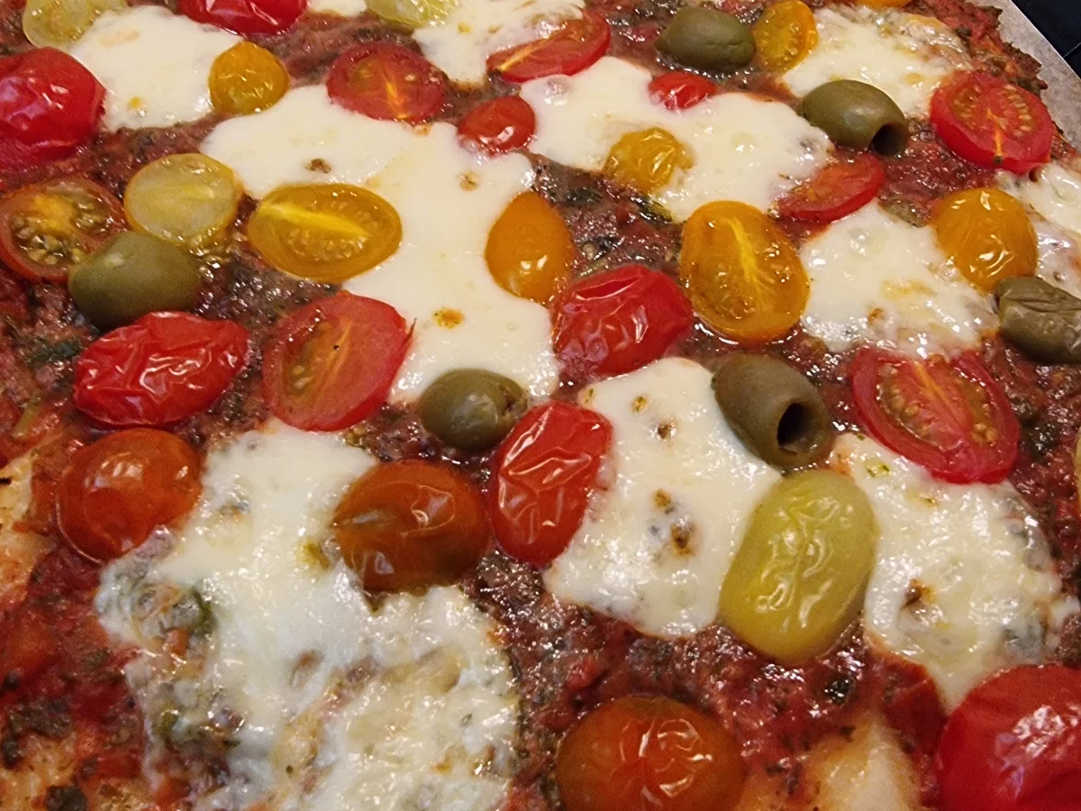 Antipasti-Pizza mit Pesto - Rezept - Bild Nr. 17101