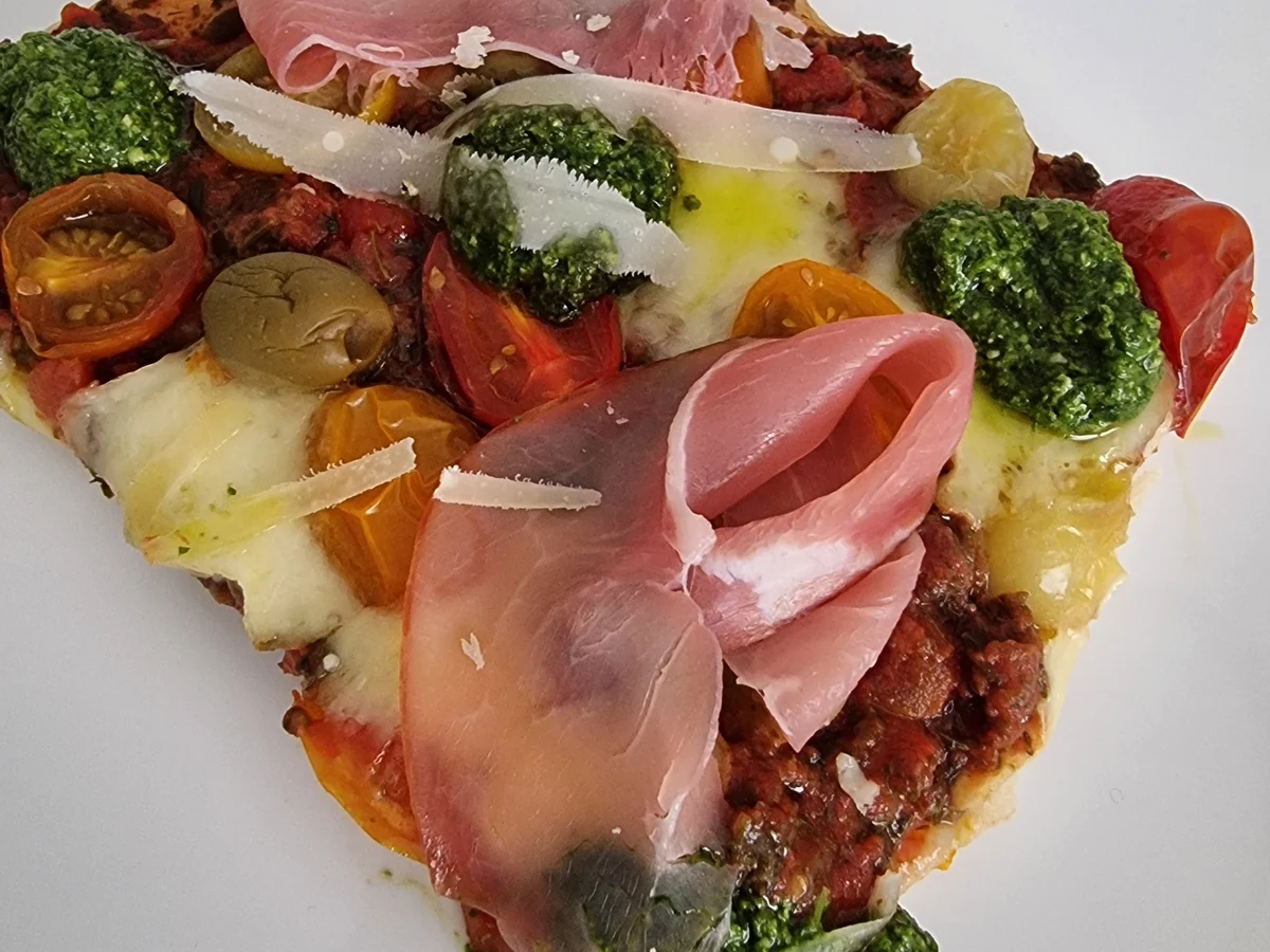 Antipasti-Pizza mit Pesto - Rezept - Bild Nr. 17104