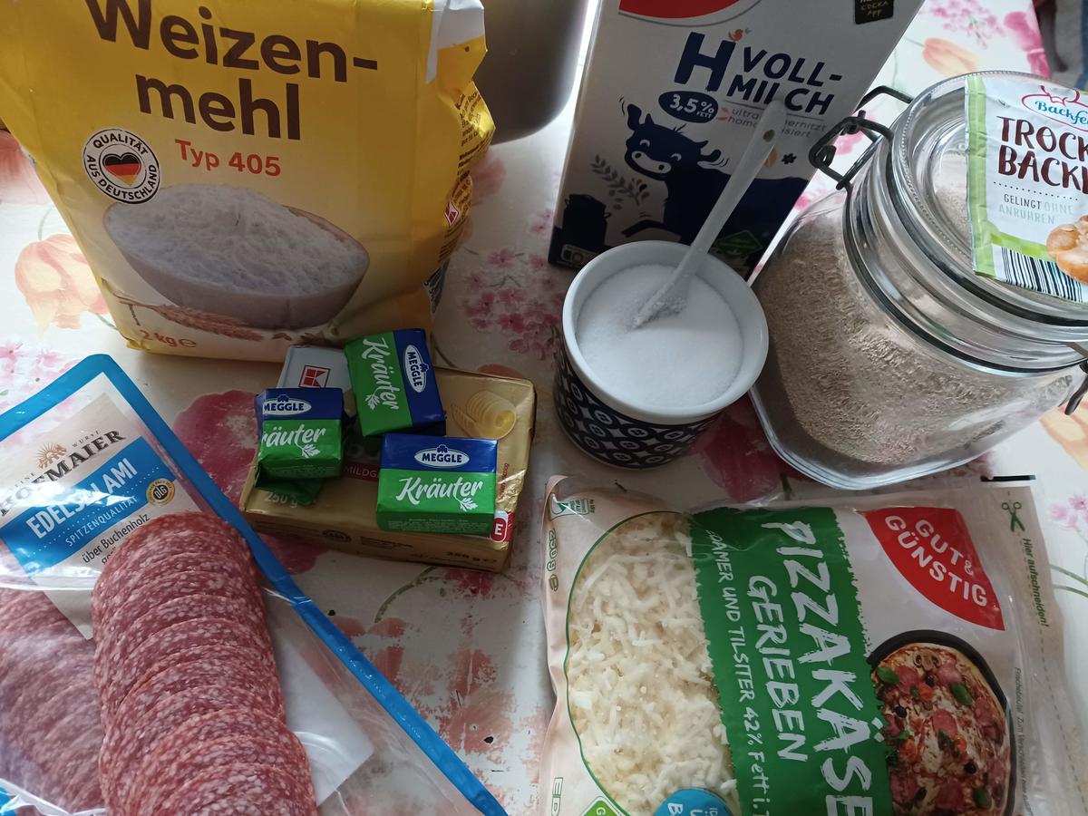 Brot mit Käse und Salami - Rezept - Bild Nr. 17093