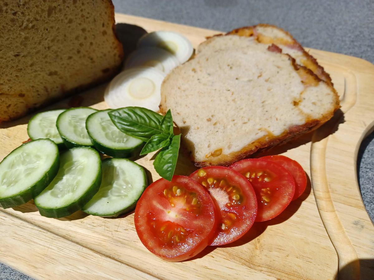 Brot mit Käse und Salami - Rezept - Bild Nr. 17100