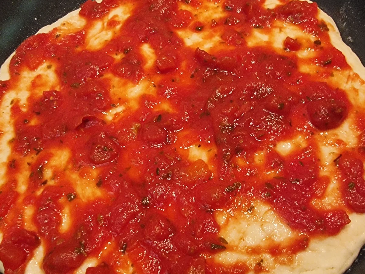 Rezept: Pfannen-Pizza ´´Sole Mio´´ Bild Nr. 17097 Pfannen-Pizza ´´Sole Mio´´ - Rezept - Bild Nr. 17097