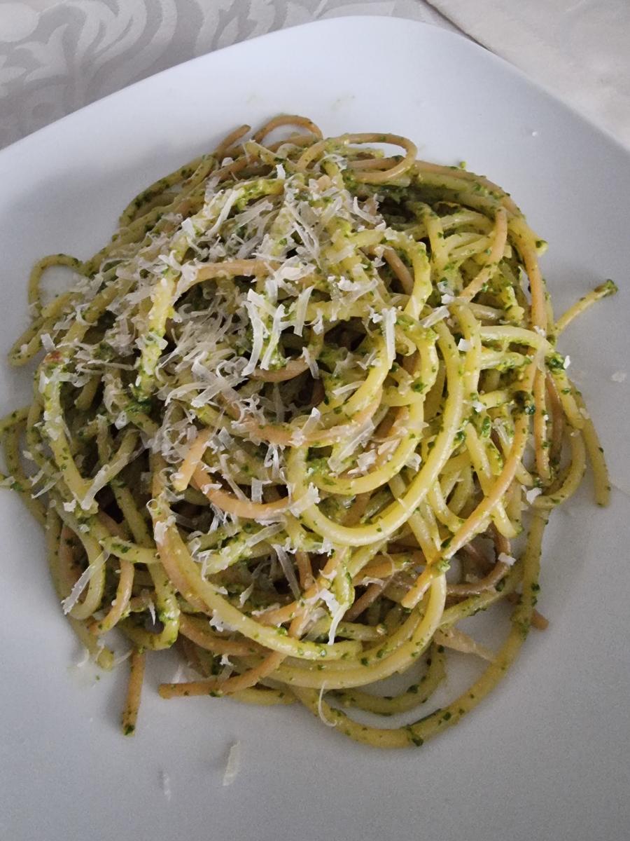 Pasta mit Rucola-Tomaten-Pesto - Rezept - Bild Nr. 17095