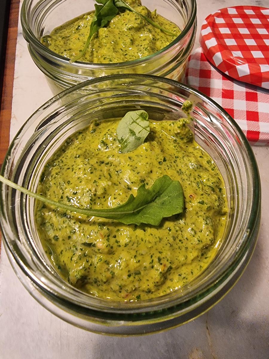 Pasta mit Rucola-Tomaten-Pesto - Rezept - Bild Nr. 17098