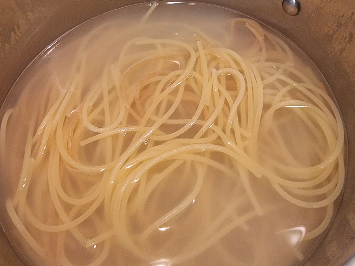 Rezept: Pasta mit Rucola-Tomaten-Pesto Bild Nr. 17100 Pasta mit Rucola-Tomaten-Pesto - Rezept - Bild Nr. 17100