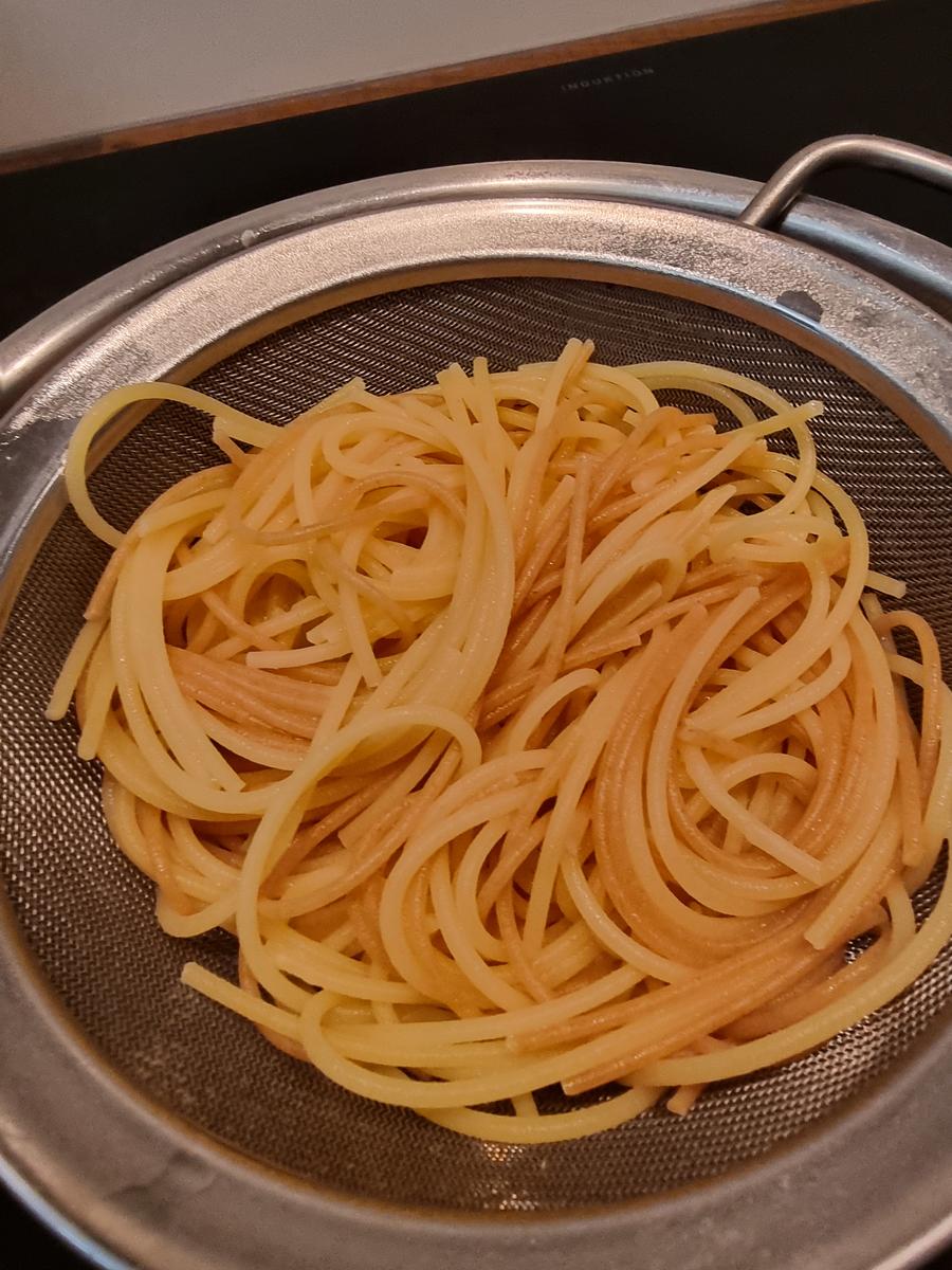 Pasta mit Rucola-Tomaten-Pesto - Rezept - Bild Nr. 17101