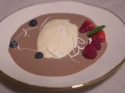 Zweifarbige Schoko-Mousse mit frischen Früchten - Rezept - Bild Nr. 2