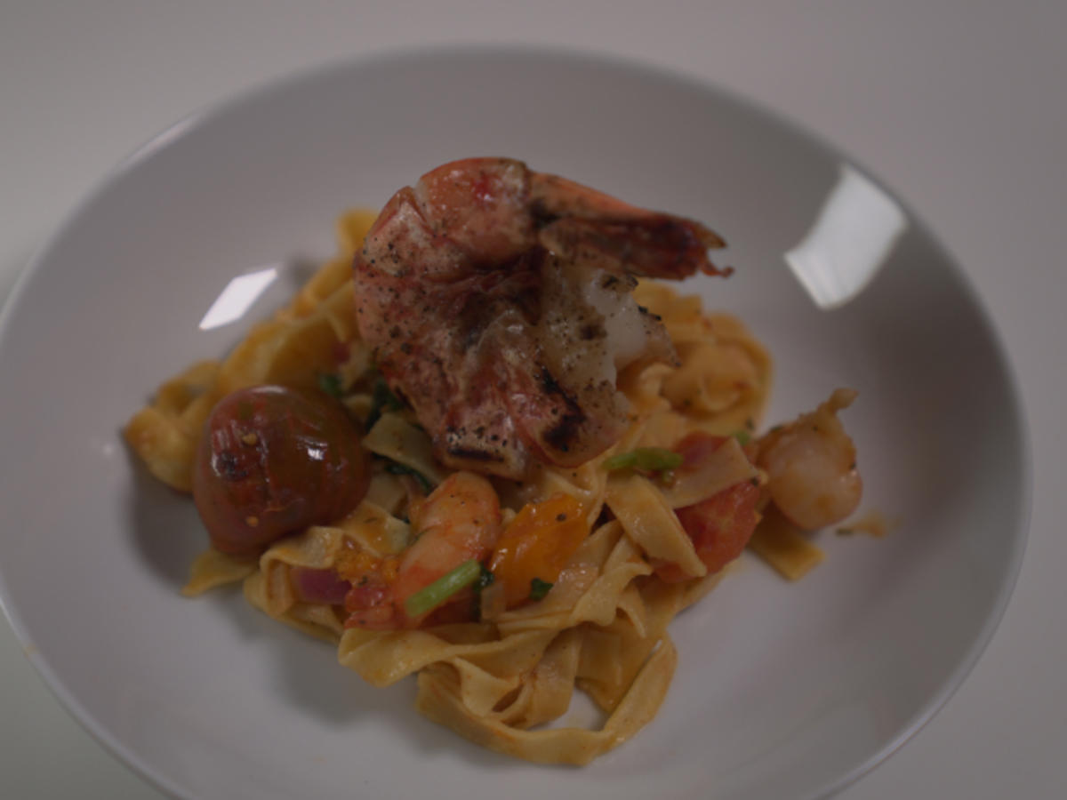 Tagliatelle mit Crevetten und Cherrytomaten - Rezept - Bild Nr. 17096