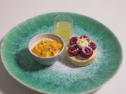 Rezept: Himbeertartelette und Panna Cotta mit Mango-Passionsfrucht Bild Nr. 17096 Himbeertartelette und Panna Cotta mit Mango-Passionsfrucht - Rezept - Bild Nr. 17096