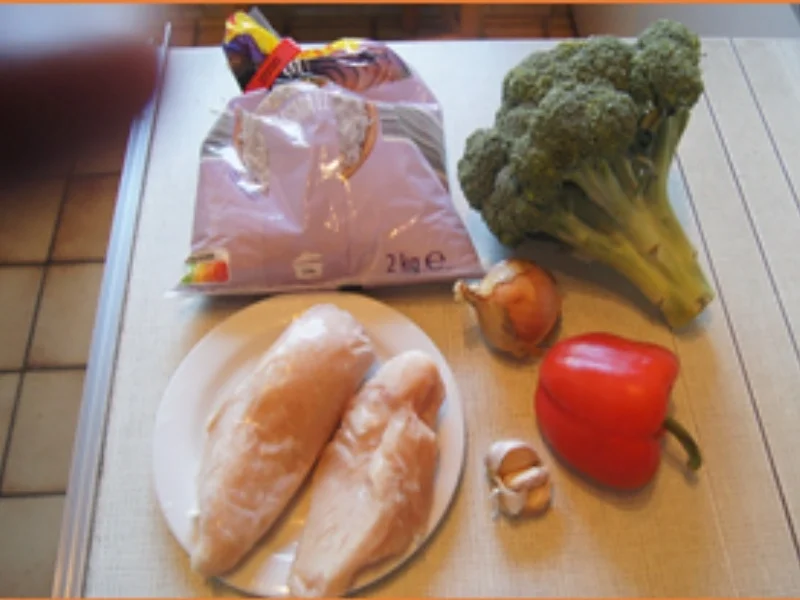 Hähnchenbrustfilet mit Gemüse im Wok und Basmatireis - Rezept - Bild Nr. 3