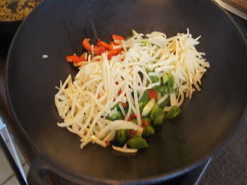 Rezept: Doppeltgegartes Schweinefleisch mit Curry-Reis Bild Nr. 17104 Doppeltgegartes Schweinefleisch mit Curry-Reis - Rezept - Bild Nr. 17104