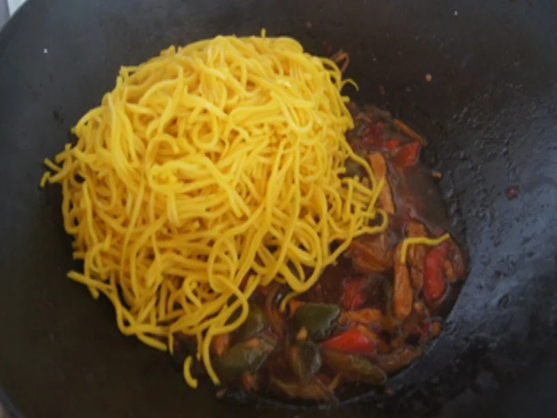 Rezept: Doppeltgegartes Schweinefleisch mit Curry-Reis Bild Nr. 17115 Doppeltgegartes Schweinefleisch mit Curry-Reis - Rezept - Bild Nr. 17115