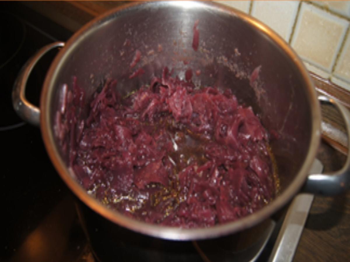 Ente aus dem Backofen mit Creme-Sauce, Rotkohl und Böhmischen Knödeln - Rezept - Bild Nr. 21