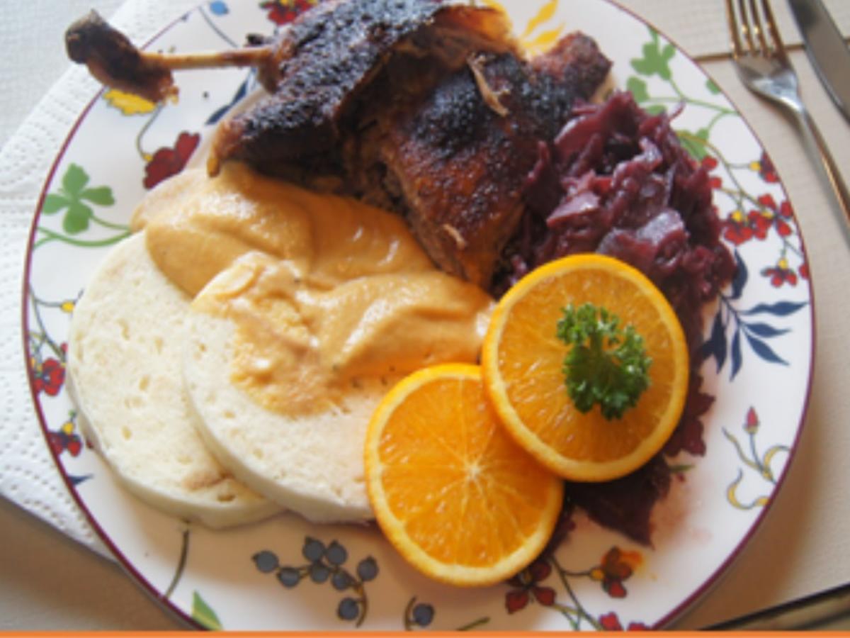 Ente aus dem Backofen mit Creme-Sauce, Rotkohl und Böhmischen Knödeln - Rezept - Bild Nr. 24