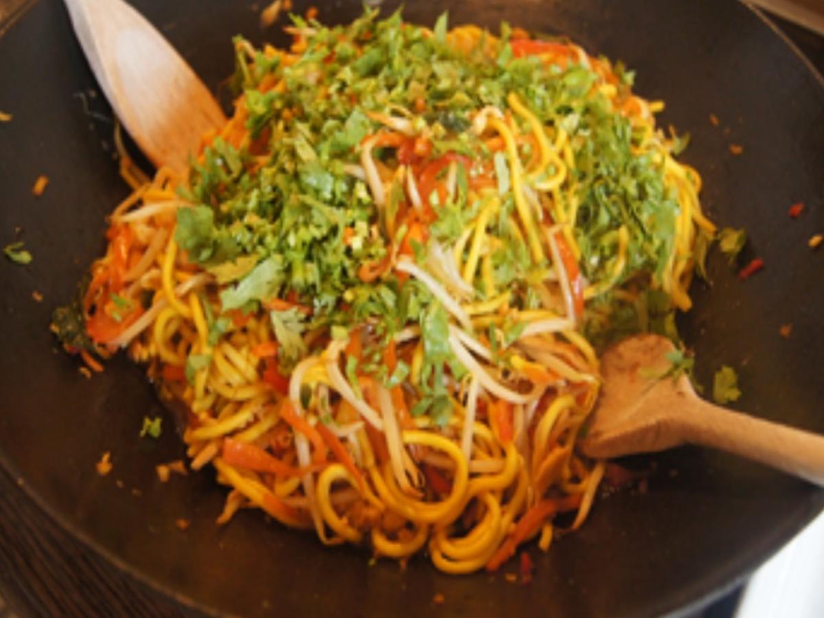 Asiatische Bratnudeln - Rezept - Bild Nr. 18