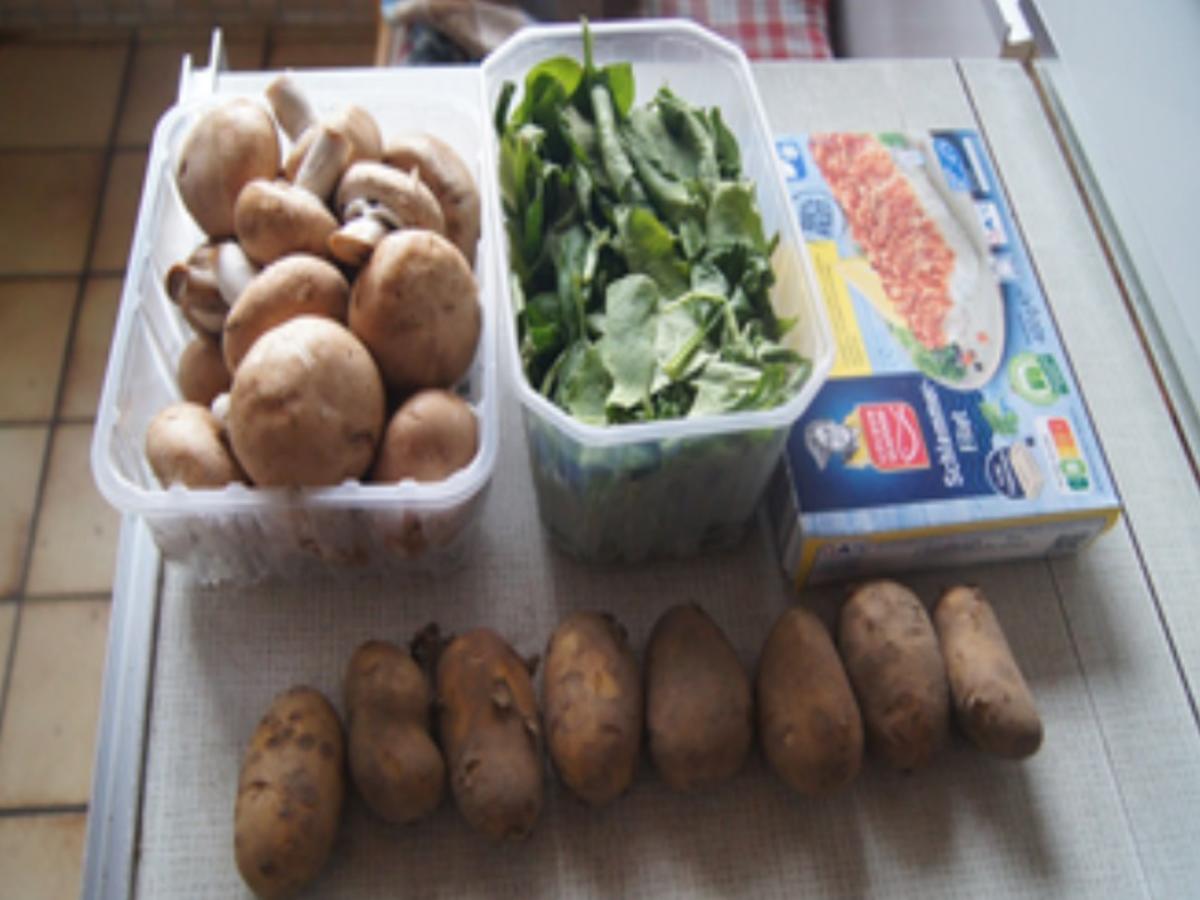 Schlemmer-Filet mit Champignons und Spinat in Rahmsauce und gelben Salzkartoffeln - Rezept - Bild Nr. 17097