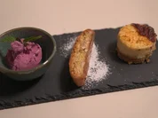 Rezept: Cheesecake mit Beeren-Mascarpone-Joghurt-Eis und Cantuccini Bild Nr. 2 Cheesecake mit Beeren-Mascarpone-Joghurt-Eis und Cantuccini - Rezept - Bild Nr. 2