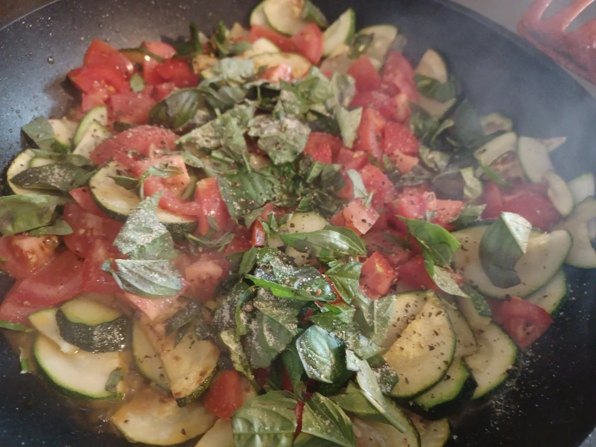 Rezept: Zucchinigemüse warm oder kalt genießen Bild Nr. 17102 Zucchinigemüse warm oder kalt genießen - Rezept - Bild Nr. 17102