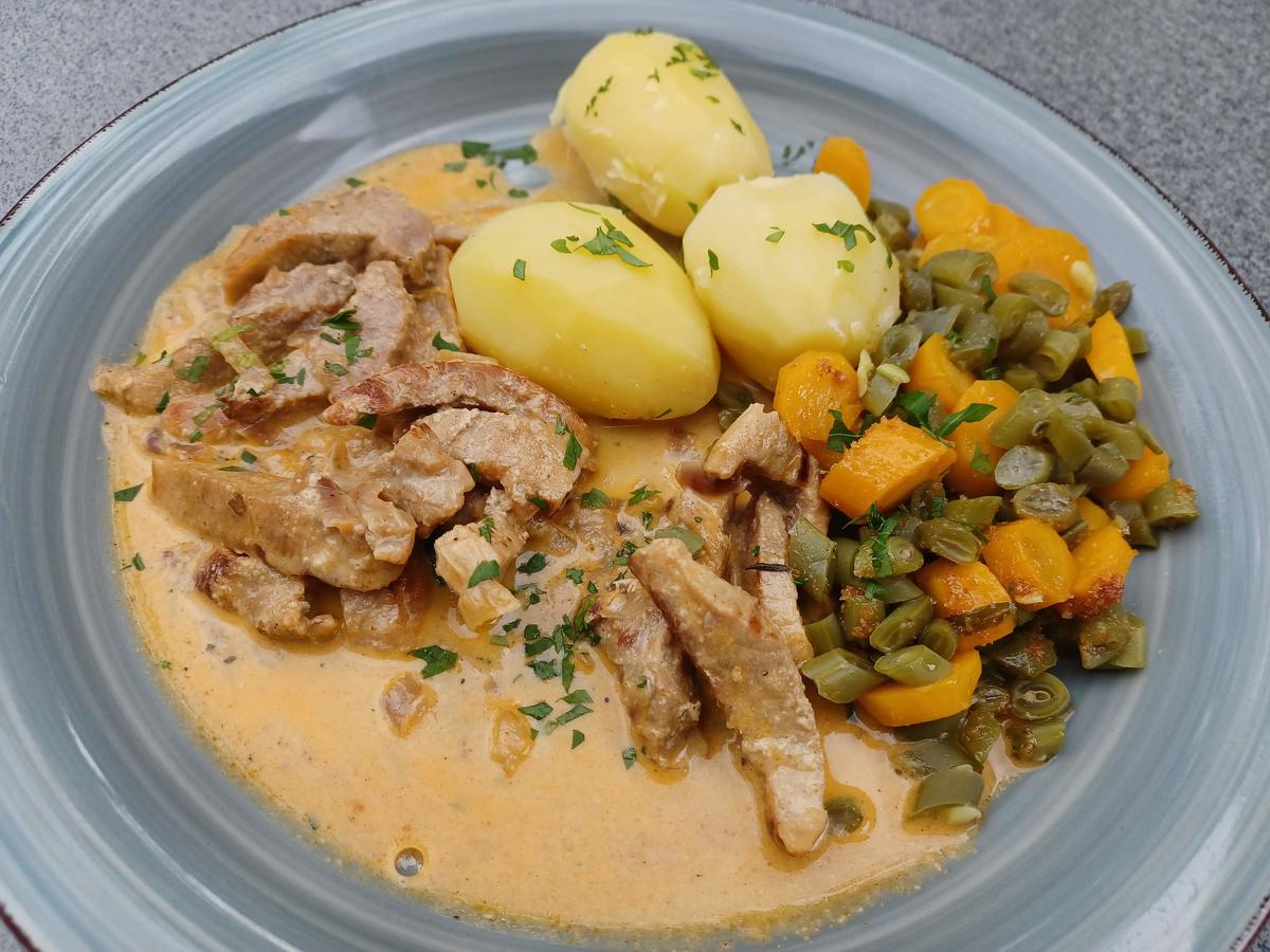 Geschnetzeltes in Sahnesoße - Rezept - Bild Nr. 17105