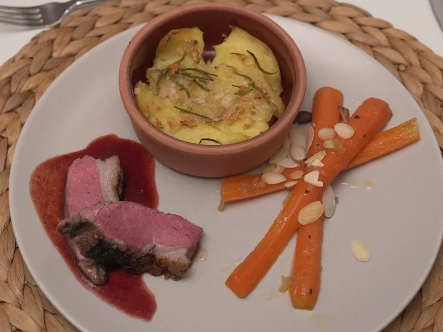 Lammmedaillons an Honig- Karotten mit Stampfkartoffeln - Rezept - Bild Nr. 2