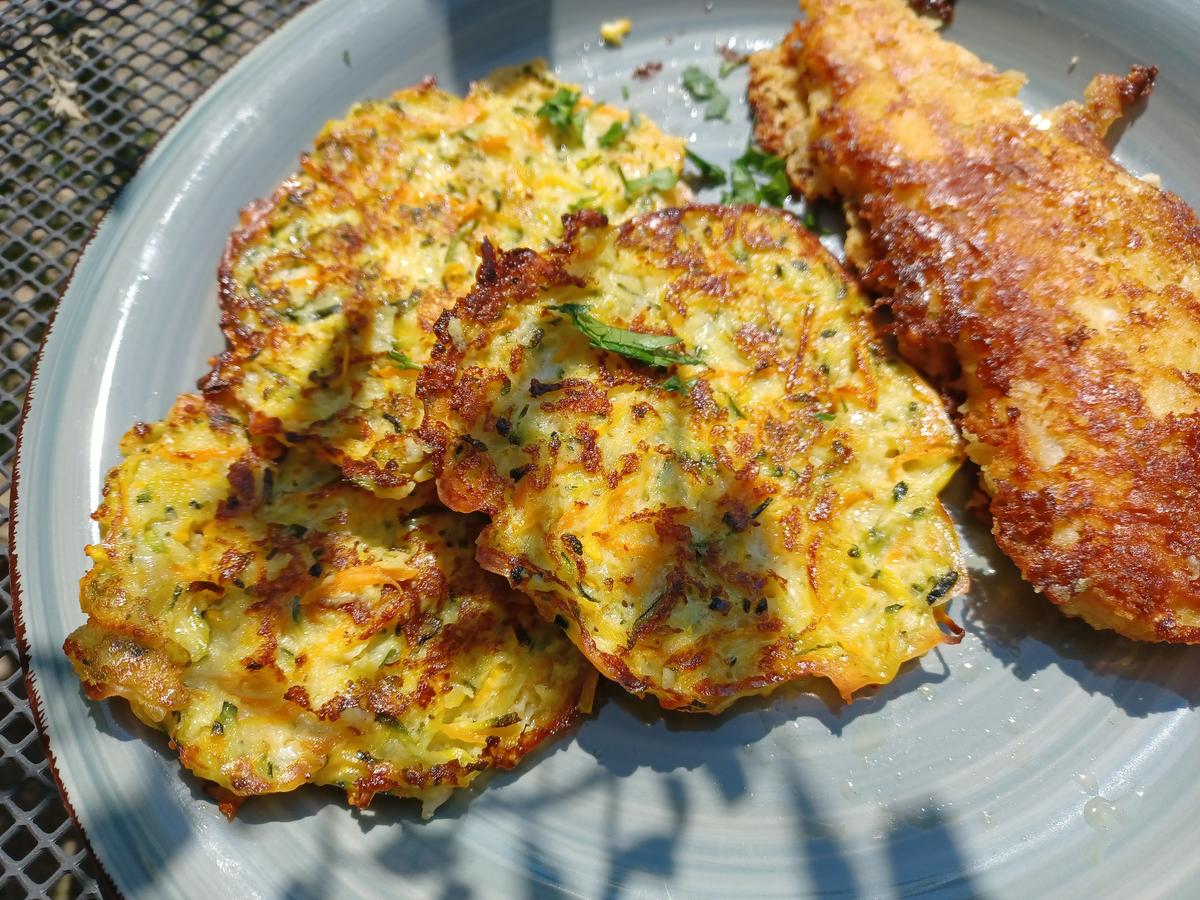 Zucchinipuffer - einfach - von loewe_bs