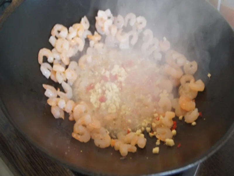 Brokkoli-Möhren-Wok mit Garnelen und Basmatireis - Rezept - Bild Nr. 17116