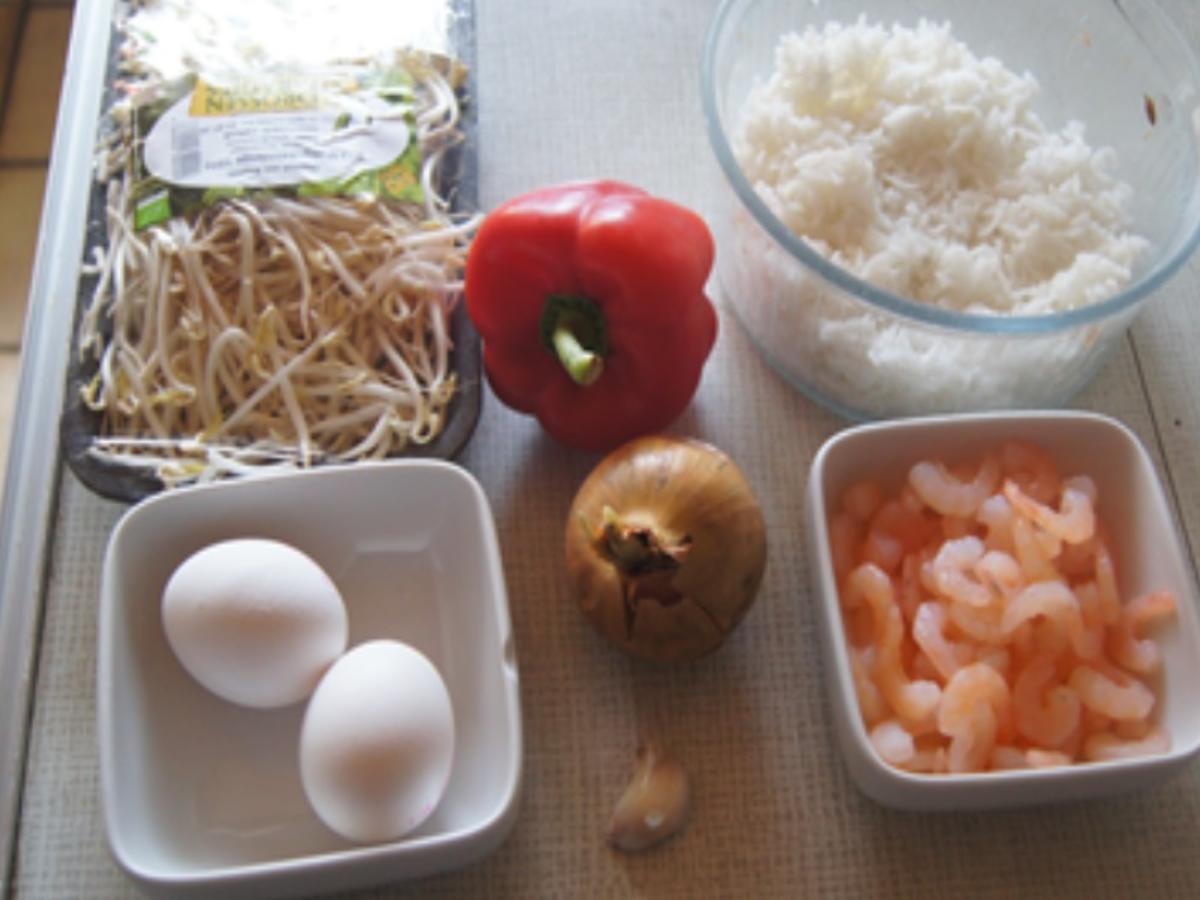 Nasi Goreng mit Garnelen und Spiegelei - Rezept - Bild Nr. 3