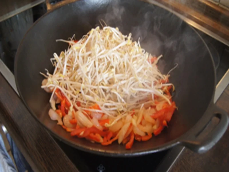 Nasi Goreng mit Garnelen und Spiegelei - Rezept - Bild Nr. 9