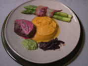 Rinderfilet mit Rotweinschalotten, Butternusspüree und Spargel - Rezept - Bild Nr. 2