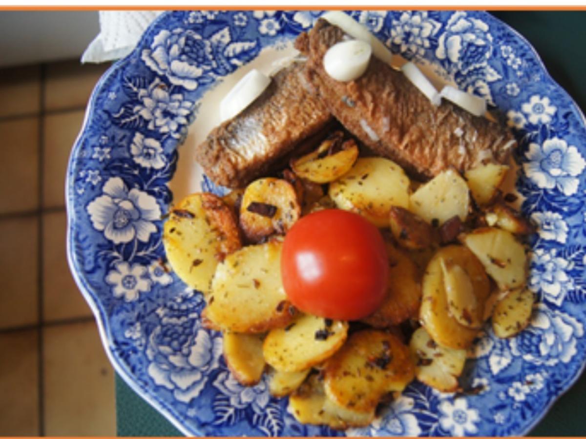 Herzhafte Bratkartoffeln mit Bratheringen und pikanten Gurkensalat - Rezept - Bild Nr. 2