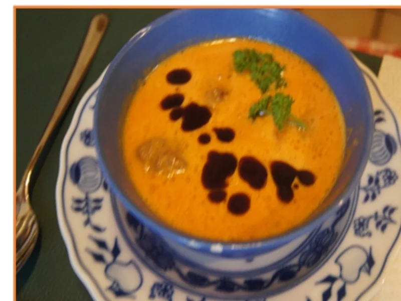 Rezept: Paprikasuppe mit Hackbällchen Bild Nr. 2 Paprikasuppe mit Hackbällchen - Rezept - Bild Nr. 2