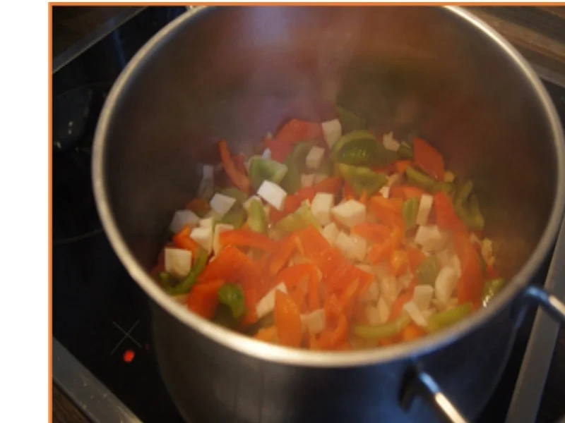 Rezept: Paprikasuppe mit Hackbällchen Bild Nr. 7 Paprikasuppe mit Hackbällchen - Rezept - Bild Nr. 7