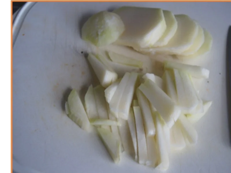 Paniertes Nackenkotelett mit Rahm-Kohlrabi und Brat-Pellkartoffel-Drillingen - Rezept - Bild Nr. 8