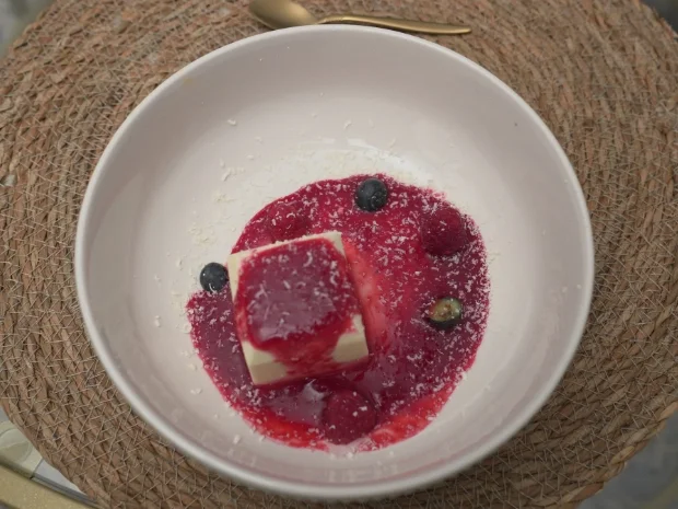 Rezept: Himbeer-Panna-Cotta Bild Nr. 2 Himbeer-Panna-Cotta - Rezept - Bild Nr. 2