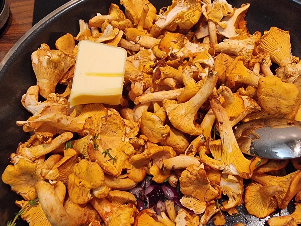 Pasta mit Pfifferlingen und Zucchini - Rezept - Bild Nr. 17117