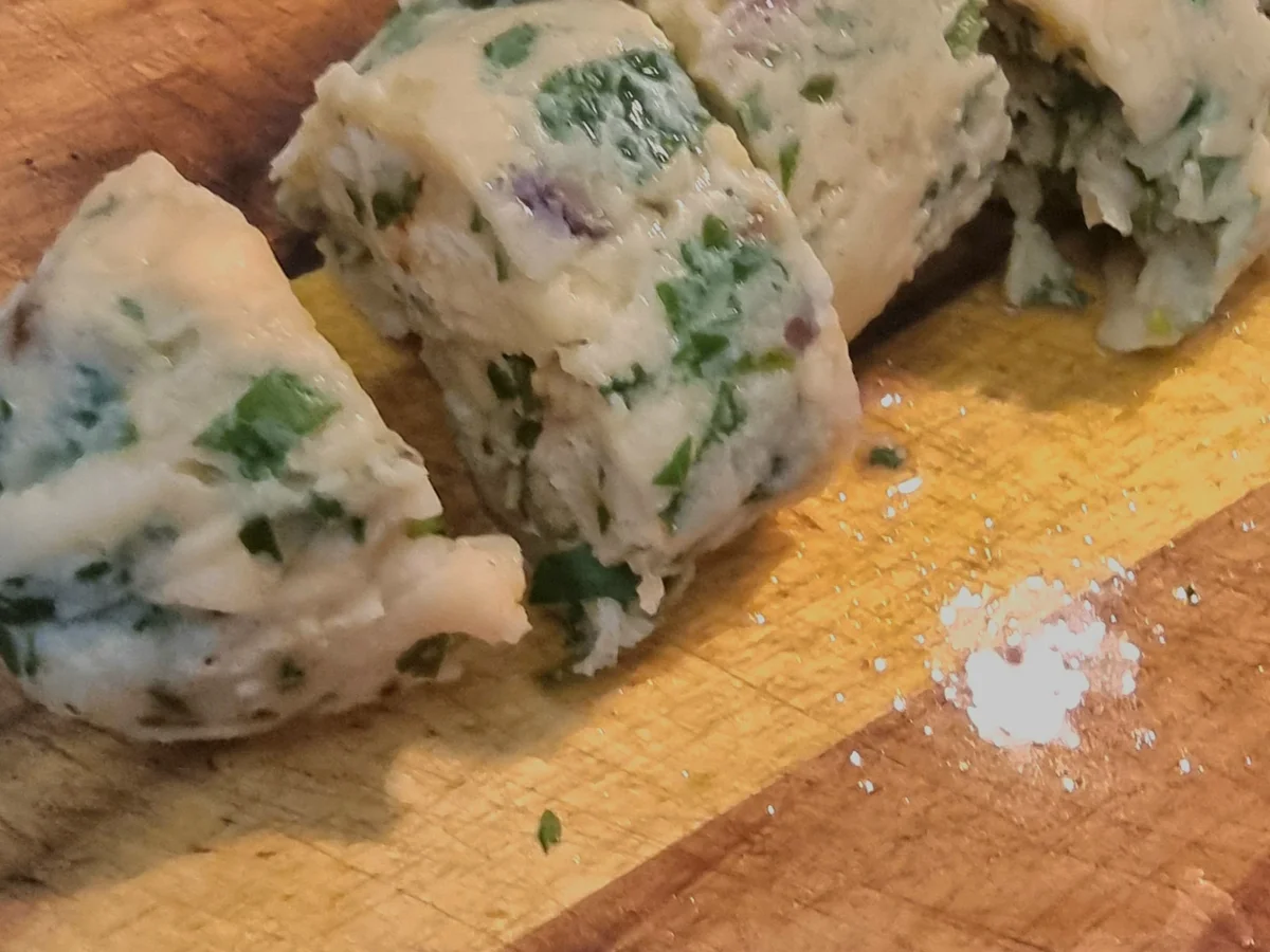 Pfifferlinge in Rahmsauce mit Serviettenknödeln - Rezept - Bild Nr. 17128