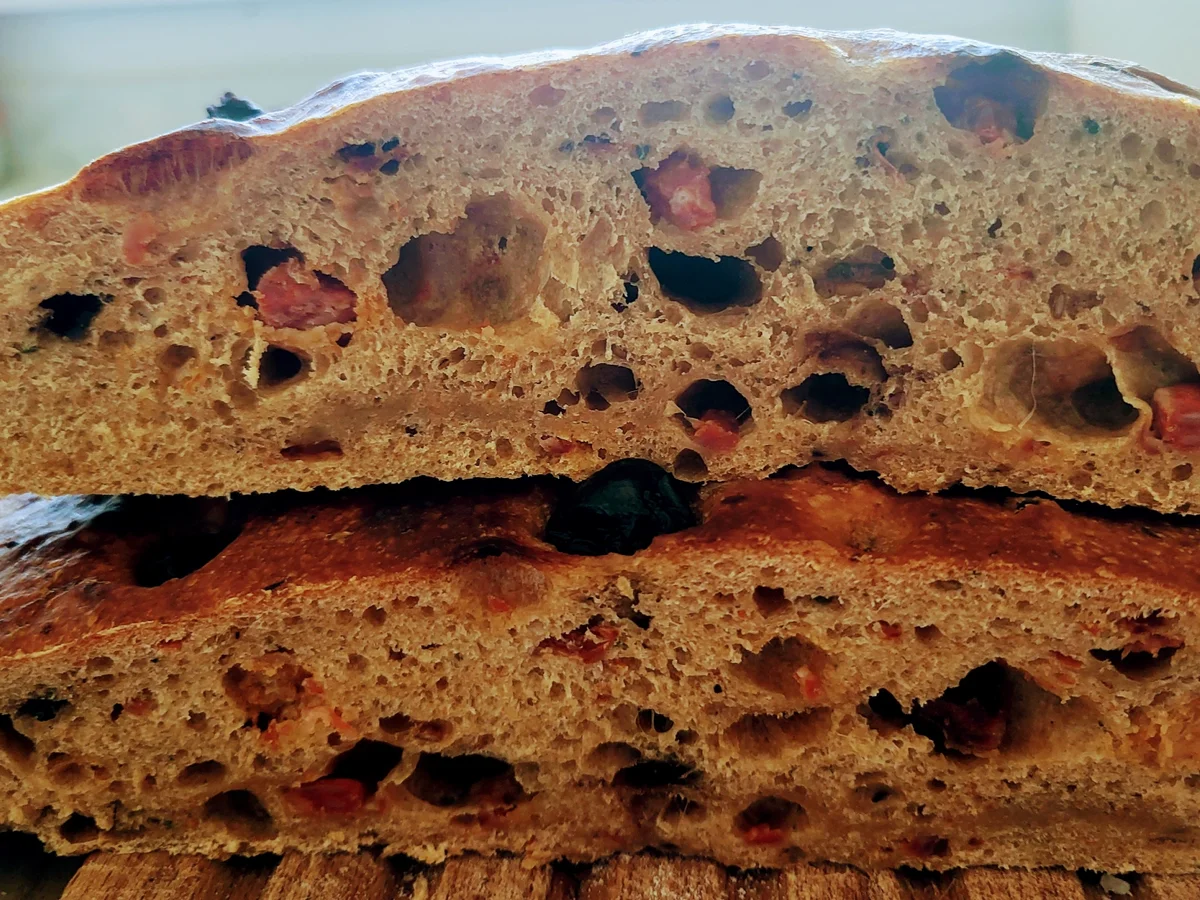 Oliven-Tomaten-Chorizo Foccacia (Sauerteig) - Rezept - Bild Nr. 17122