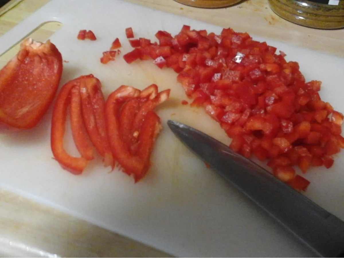 Gekochte Eier auf Paprika-Tomaten-Bett mit Drillingen - Rezept - Bild Nr. 5