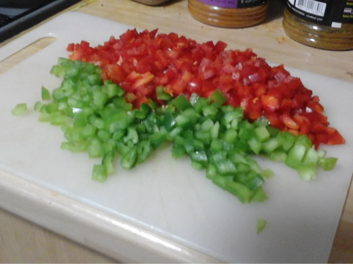 Gekochte Eier auf Paprika-Tomaten-Bett mit Drillingen - Rezept - Bild Nr. 7