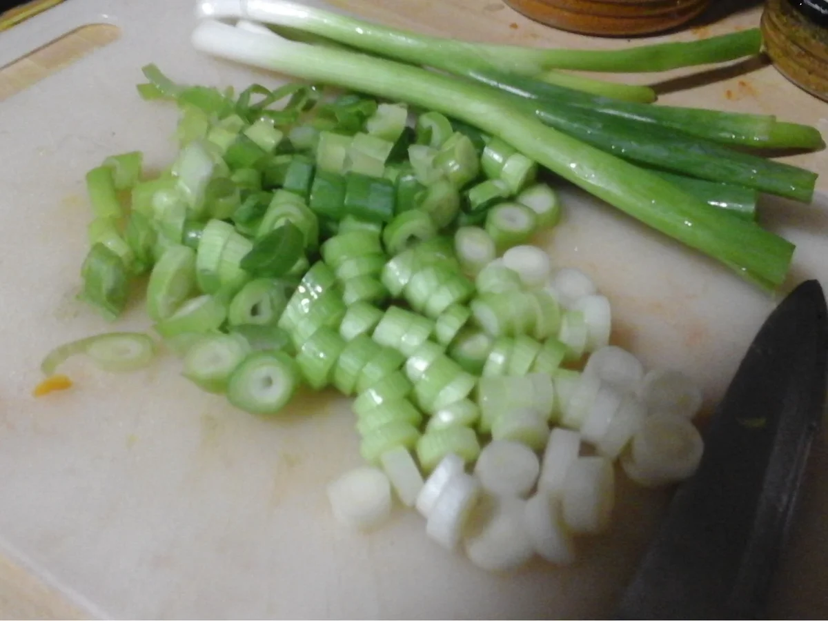 Gekochte Eier auf Paprika-Tomaten-Bett mit Drillingen - Rezept - Bild Nr. 11