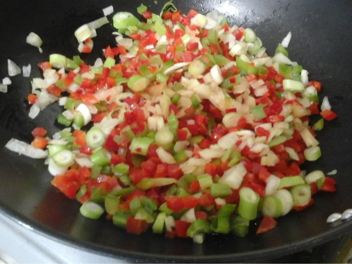 Gekochte Eier auf Paprika-Tomaten-Bett mit Drillingen - Rezept - Bild Nr. 13