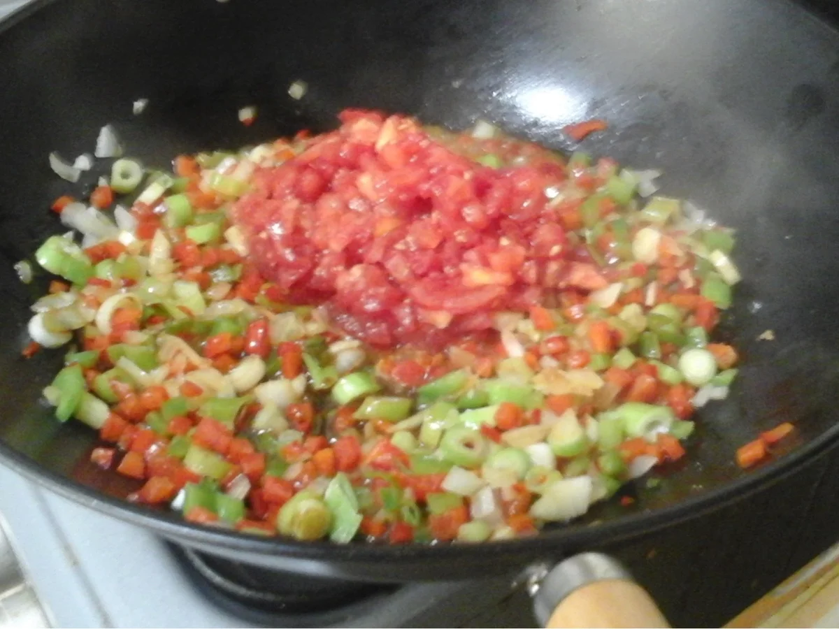 Gekochte Eier auf Paprika-Tomaten-Bett mit Drillingen - Rezept - Bild Nr. 15