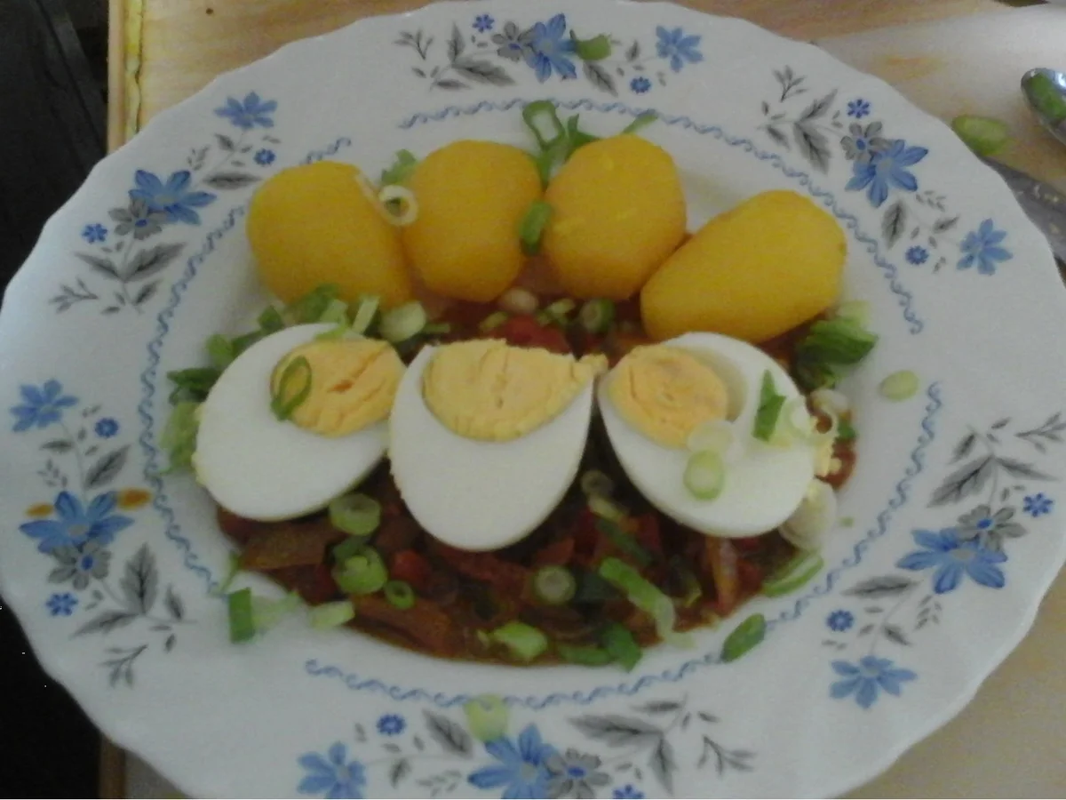 Gekochte Eier auf Paprika-Tomaten-Bett mit Drillingen - Rezept - Bild Nr. 20