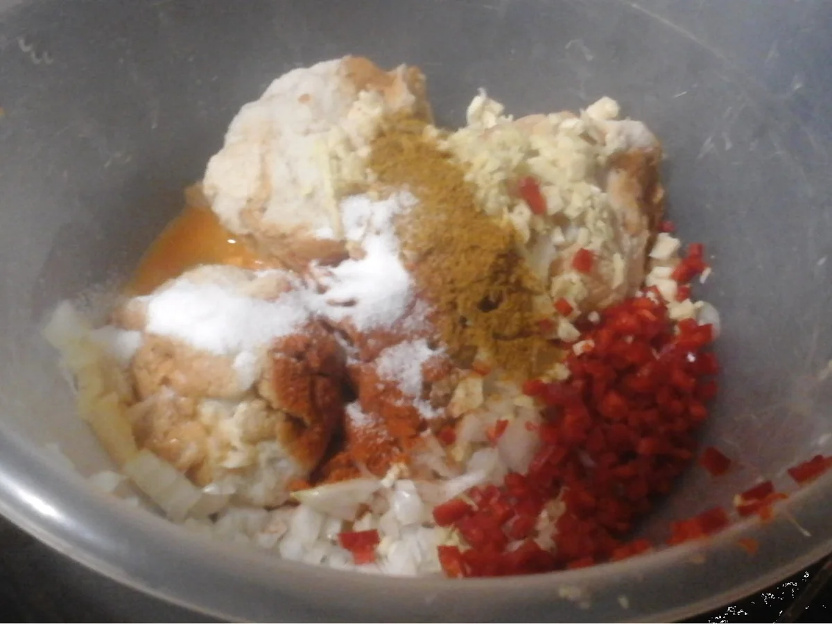 Rezept: Buletten mit Curry-Rahm-Champignons und Möhren-Sellerie-Kartoffel-Stampf Bild Nr. 4 Buletten mit Curry-Rahm-Champignons und Möhren-Sellerie-Kartoffel-Stampf - Rezept - Bild Nr. 4