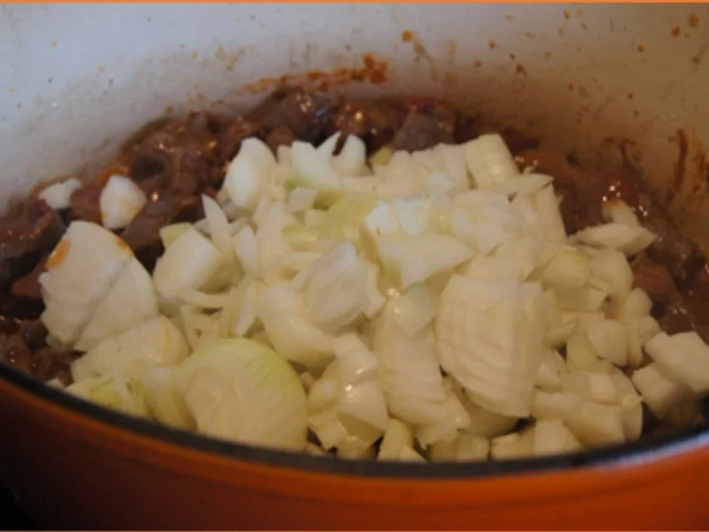 Rezept: Rindergulasch im Bauernbrot Bild Nr. 8 Rindergulasch im Bauernbrot - Rezept - Bild Nr. 8