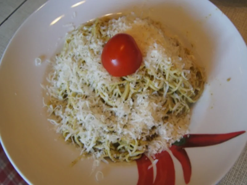 Rezept: Capellini mit Pesto alla Genovese und Grana Padano Reserva Bild Nr. 2 Capellini mit Pesto alla Genovese und Grana Padano Reserva - Rezept - Bild Nr. 2