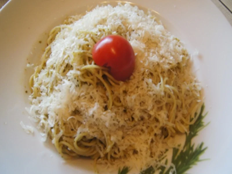 Rezept: Capellini mit Pesto alla Genovese und Grana Padano Reserva Bild Nr. 6 Capellini mit Pesto alla Genovese und Grana Padano Reserva - Rezept - Bild Nr. 6