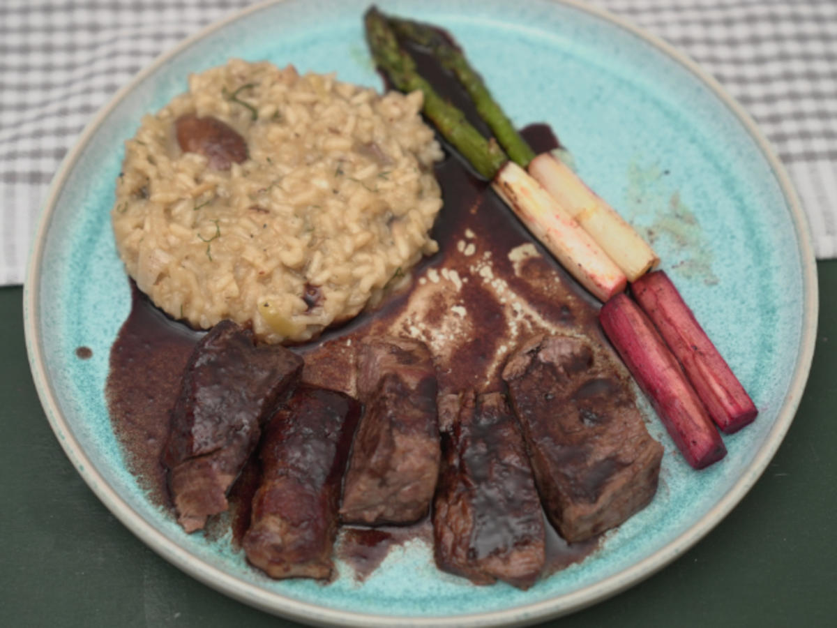 Rinderfilet mit Steinpilz-Risotto und Spargel - Rezept - kochbar.de
