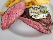 Hüftsteaks mit Petersilien-Kapern-Butter und Pommes aus dem Ofen - Rezept - Bild Nr. 17121